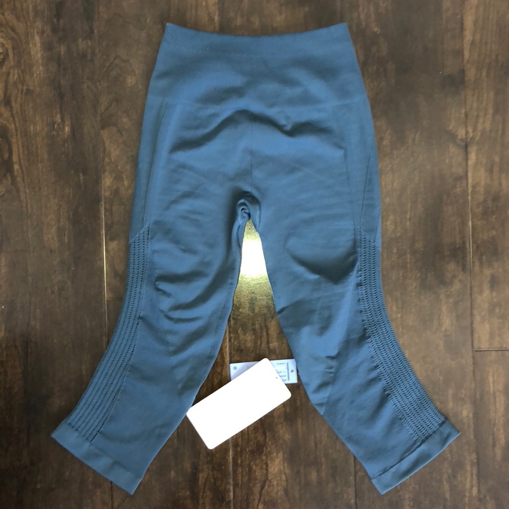 Lululemon Flow & Go Crop NWT